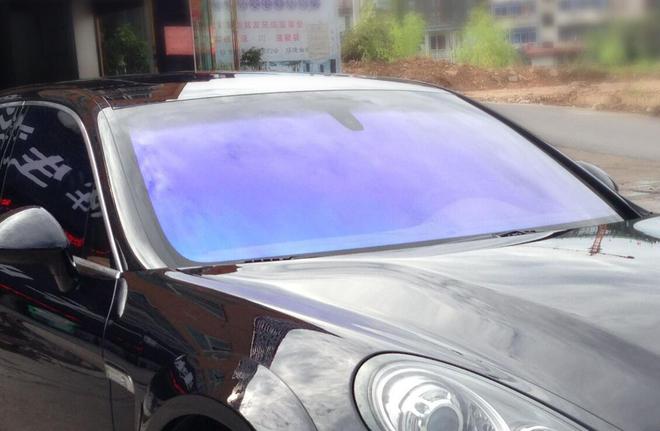 前挡风玻璃贴膜好还是不贴膜好?