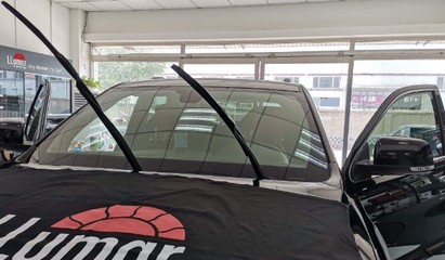 刚贴完车膜我就开了窗