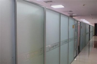 玻璃磨砂贴膜的价格与作用解析